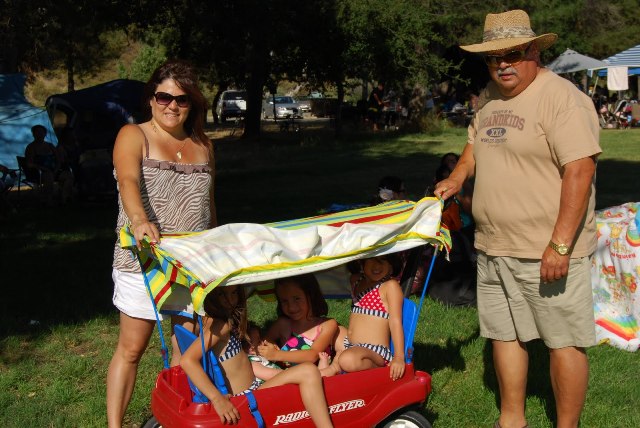 Denise Teague, Don Cleveland & his granddaughters